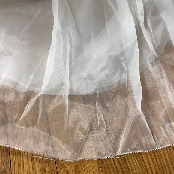 White by Vera Wang Strapless Ivory Fit&Flare Wedding Gown &Cathedral Length Veil - Picture 11 of 13